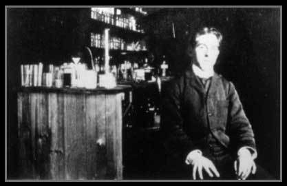 Emil Grubbe Becomes First Doctor To Treat Breast Cancer With Radiation